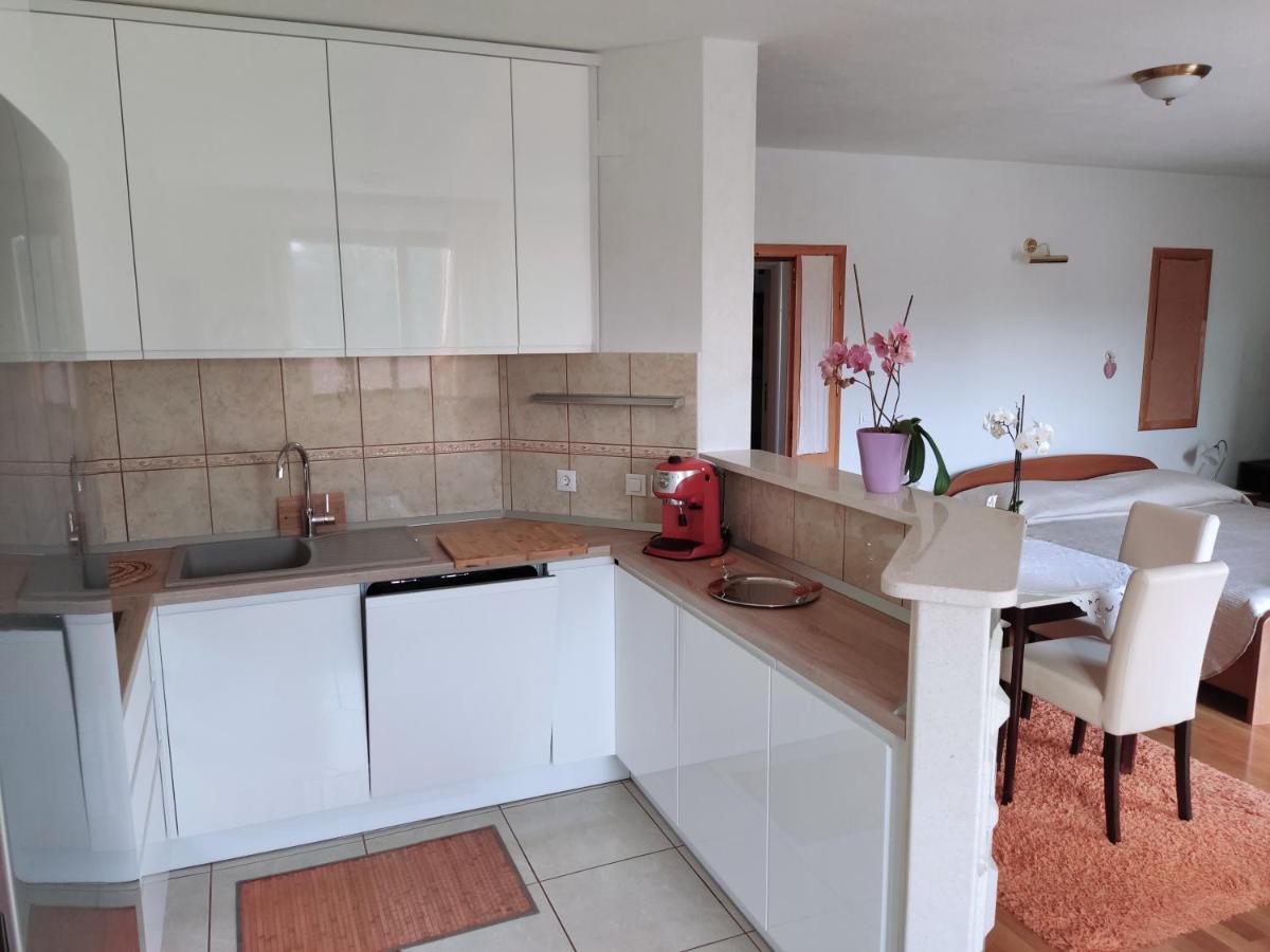 House Topic Baska Voda Exterior photo