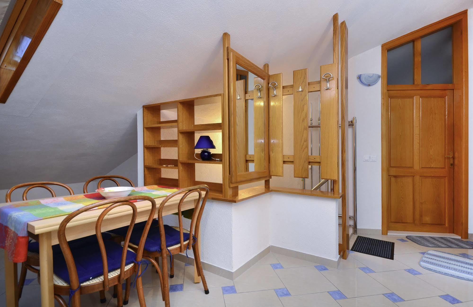 House Topic Baska Voda Exterior photo